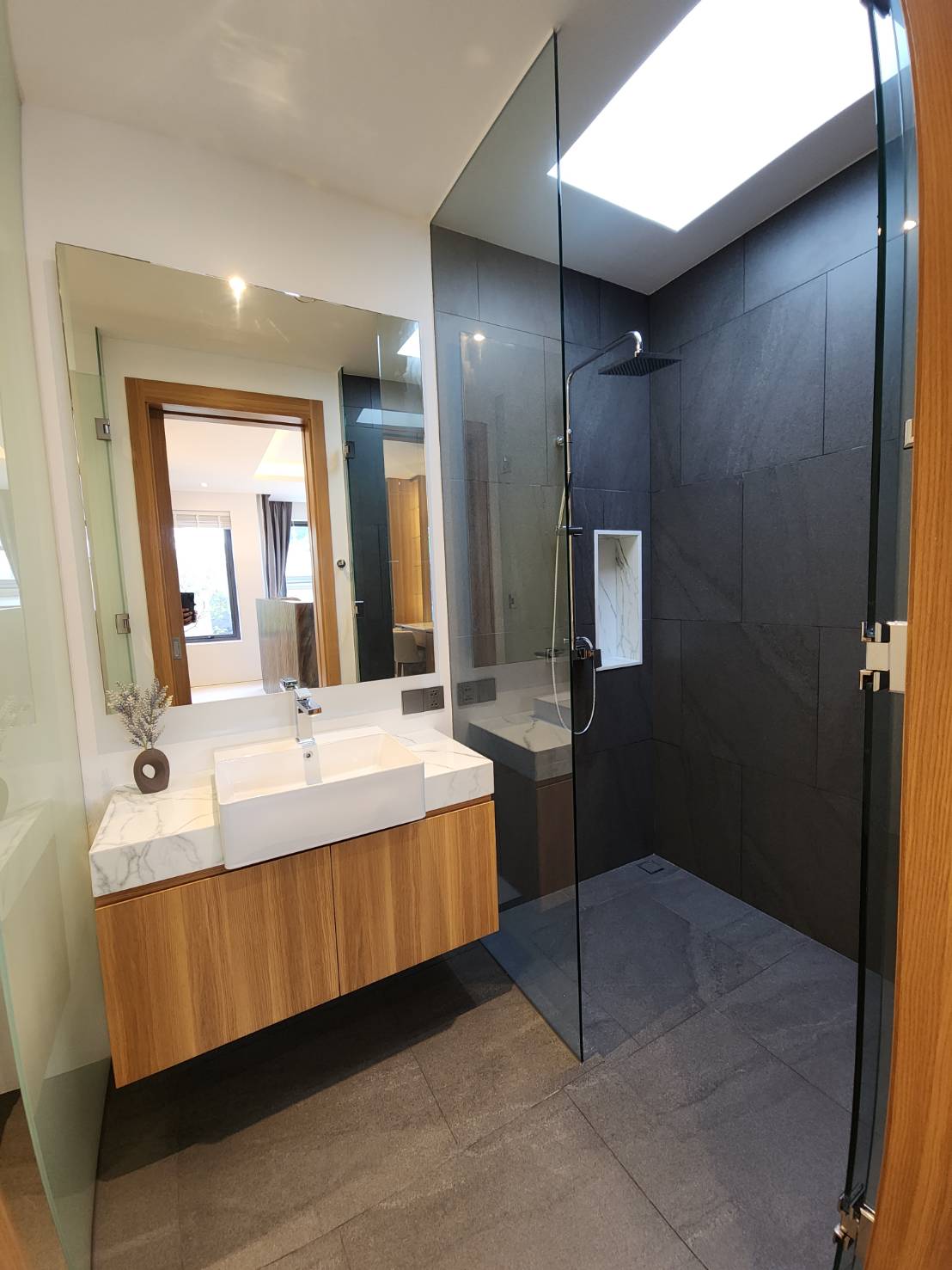 Wilawan Luna Vista 23